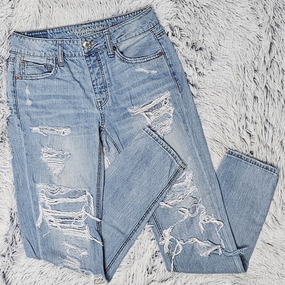 AMERICAN EAGLE | TOMGIRL DESTROYED 100% COTTON LOOSE FIT SKINNY JEANS - Picture 2 of 12